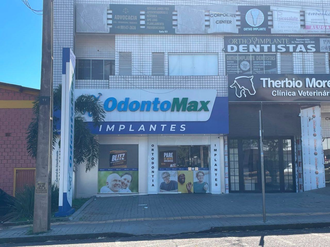 Fachada de uma unidade da OdontoMax Implantes 18