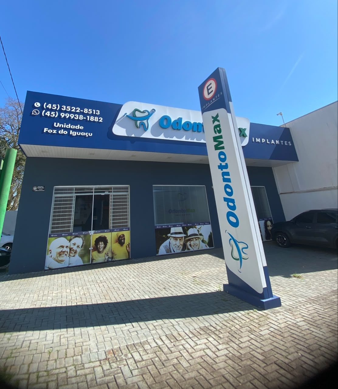 Fachada de uma unidade da OdontoMax Implantes 21