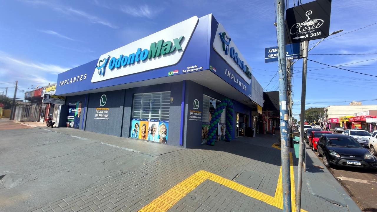 Fachada de uma unidade da OdontoMax Implantes 2